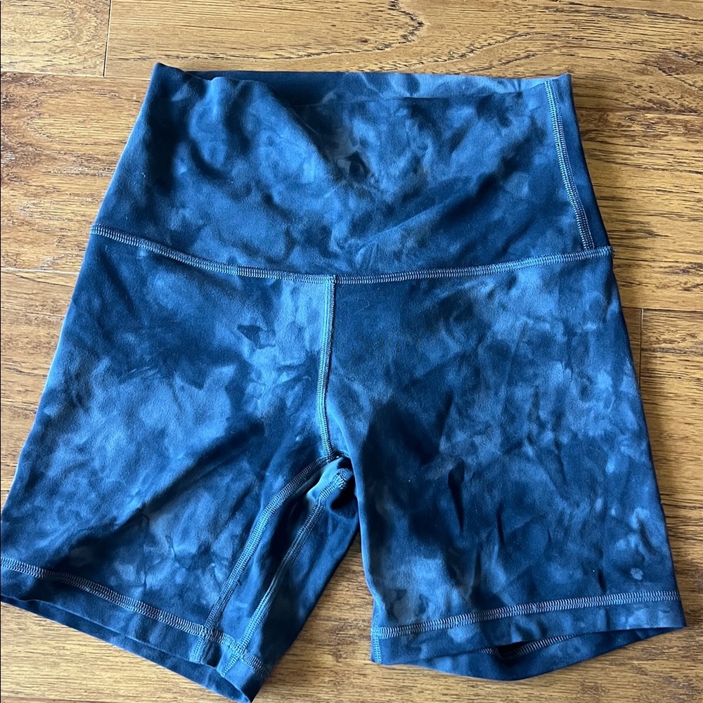 lululemon athletica gray Tie-Dye High-Rise Bike Shorts. Only worn few times.